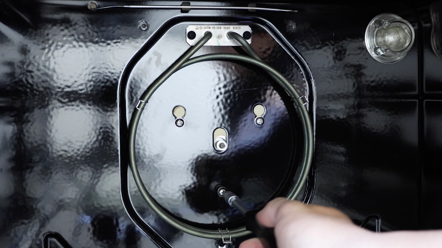 Re-screw screws